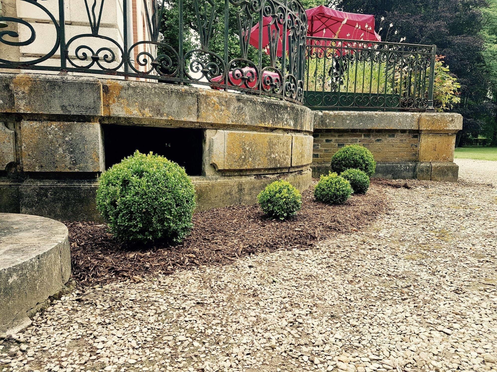 Domaine De Vauluisant Villa Courgenay Exterior photo